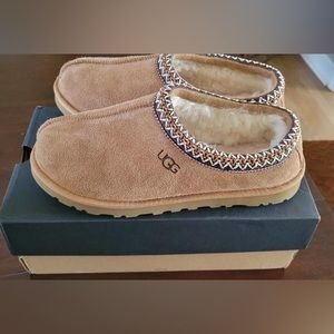Ugg Tasman slippers. Mens 8/ Women’s 9. New in box. Serious inquiries only!